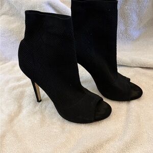 Chic Black Peep-Toe Sock Knit Heeled Bootie sz 7.5